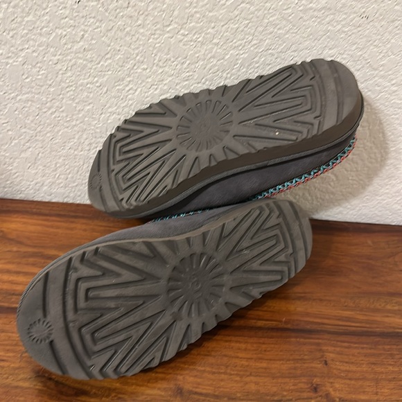 UGG Tasman - Picture 2 of 3